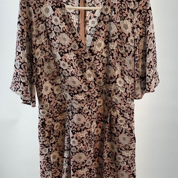 Size 2 romper  - Picture 2 of 5